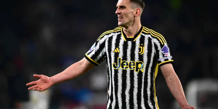 Juventus'ta Milik, sahaya çıkmadan kontrat yeniledi