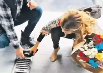 Nadide Sultan'ın ayakkabısının topuğu mazgala takıldı