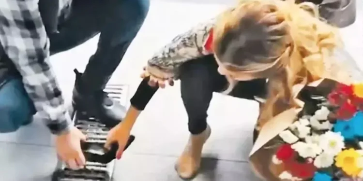 Nadide Sultan'ın ayakkabısının topuğu mazgala takıldı