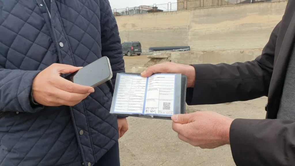 Van'da midibüsünü cep telefonuyla takas etti