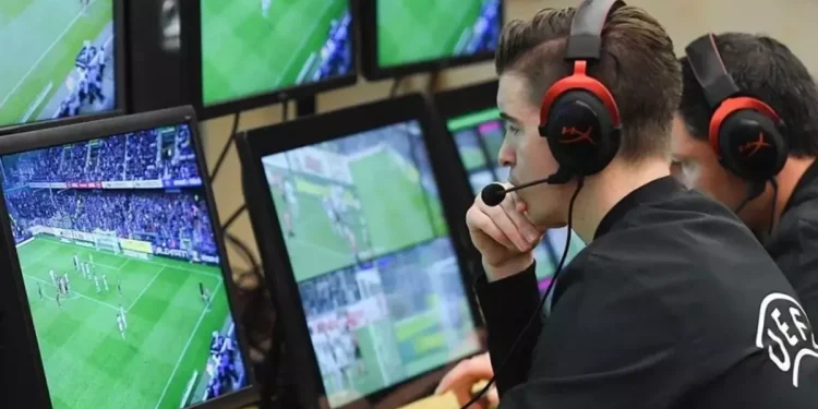 Canlı Yayında Şok Gelişme! VAR Hakemleri, Bahis Oynarken Yakaland