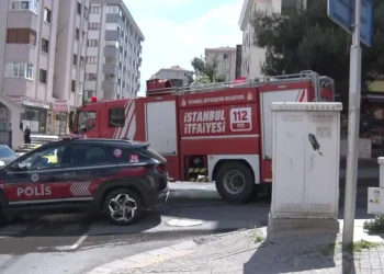 "İstanbul’da Tamirhanede Araç Yangını"