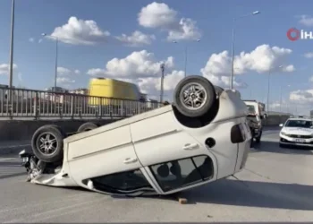 Sivas'ta Otomobilin Devrildiği Kazada 3 Kişi Yaralandı