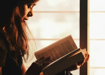 "Türkiye'deki Kitap Okuma Oranlarındaki Düşüş Kültürel Bir Krize Dönüşüyor"