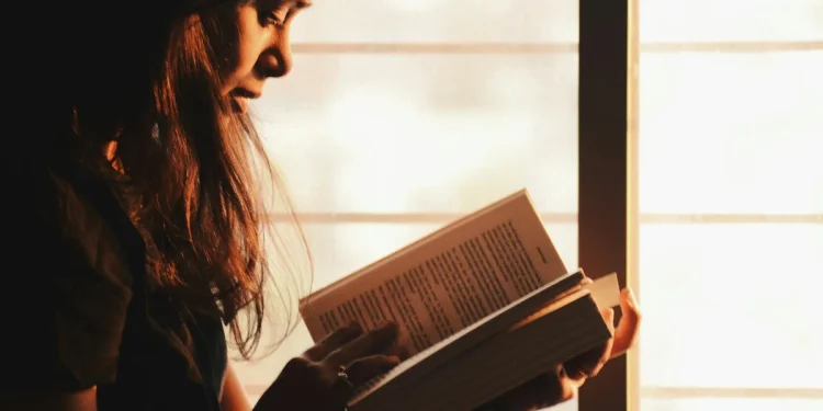 "Türkiye'deki Kitap Okuma Oranlarındaki Düşüş Kültürel Bir Krize Dönüşüyor"
