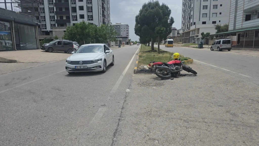 Gaziantep’te Trafik Kazası: Motosikletli Sürücü Yaralandı