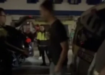 "İzmir'de Alkollü Sürücü 'Beni Döv' Yalvardı"