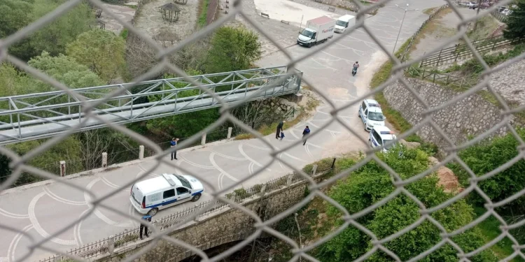 ilecik'te Dilenci ile Zabıta Arasında Kovalamaca Yaşandı