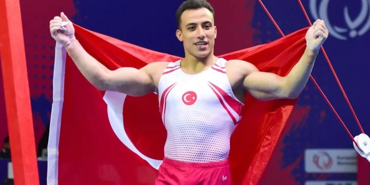 Adem Asil, Avrupa'da Altın Madalya Kazandı