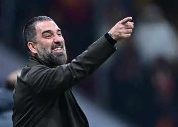 Arda Turan biyografisinden “Sadece Galatasaray”ı sildi