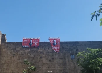 Diyarbakır’da asılan İmamoğlu afişleri indirildi