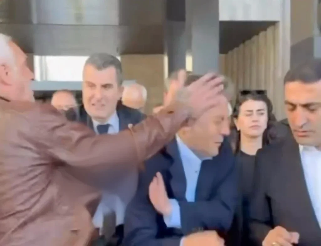 Komşular: “Disiplinliydi ama sorunlarını içine atardı”