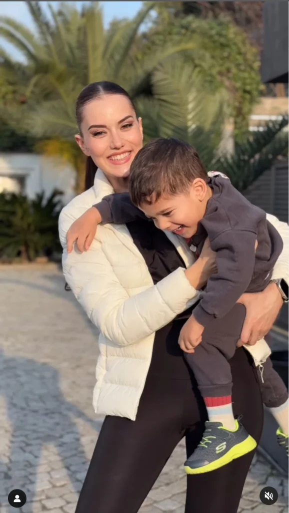 Fahriye Evcen'den Kerem Paylaşımı: "Işığım Oğlum"