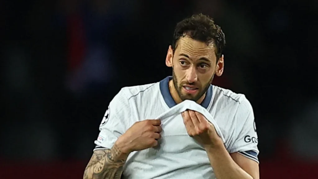 Çalhanoğlu'ndan Taraftara Destek Mesajı