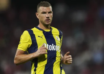 Edin Dzeko, Fenerbahçe'ye Veda Etmeye Hazırlanıyor