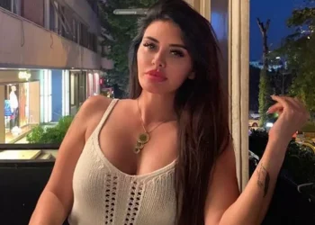 Ebru Polat’ın Yeni Videosu Gündem Oldu! Kıyafeti Konuşuldu