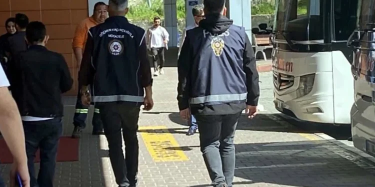 Göçmen kaçakçılarına operasyon: 509 kişi yakalandı