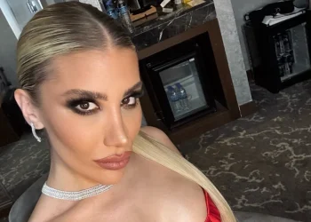 İrem Derici, Kıskanç Yorumlara Sert Yanıt Verdi