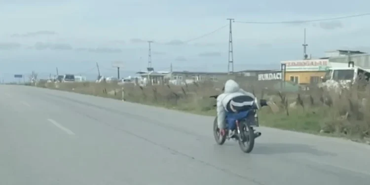 Tekirdağ'da motosikletle yüzüstü sürüş yapan kişi yakalandı