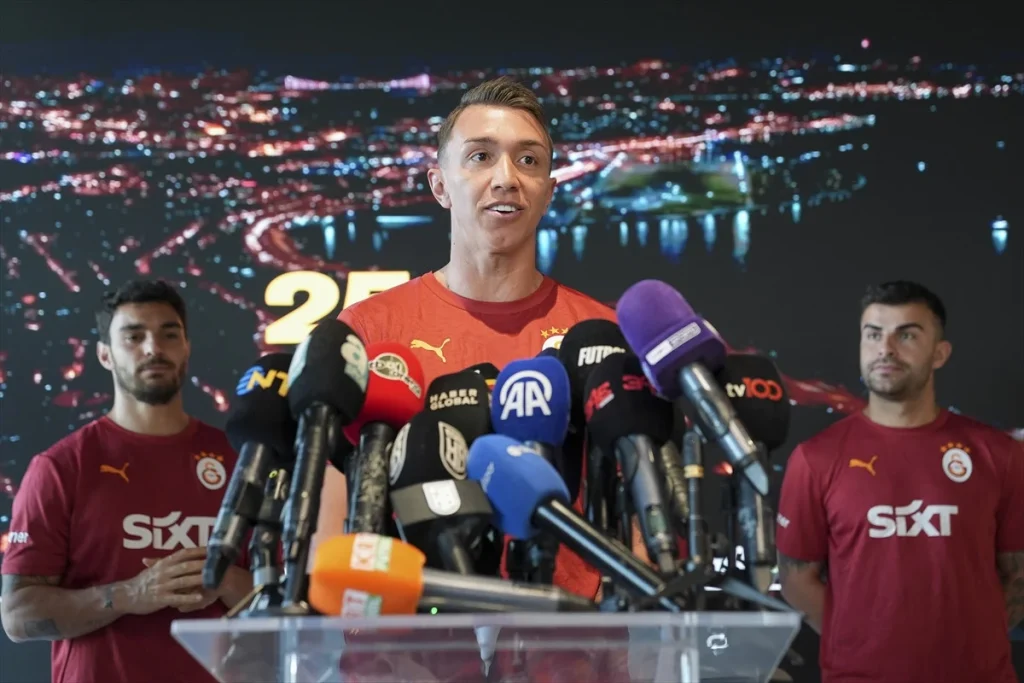 Muslera'dan Fenerbahçe'ye sert mesaj!