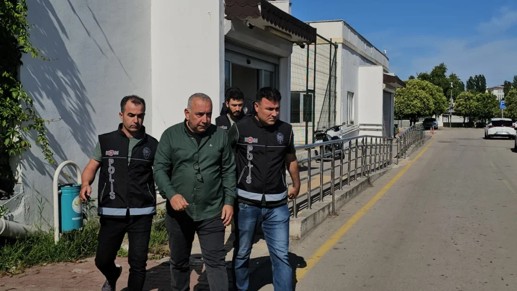 CHP'li Seyhan ve Ceyhan Başkanlarına gözaltı kararı