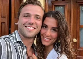 Tolga Sarıtaş ve Zeynep Mayruk erkek bebek bekliyor