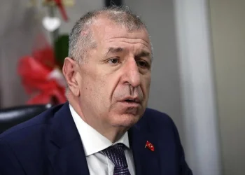 Ümit Özdağ, sağlık sorunları nedeniyle hastaneye kaldırıldı