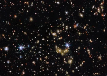 James Webb, evrenin sırlarını bir adım daha yakından keşfetti