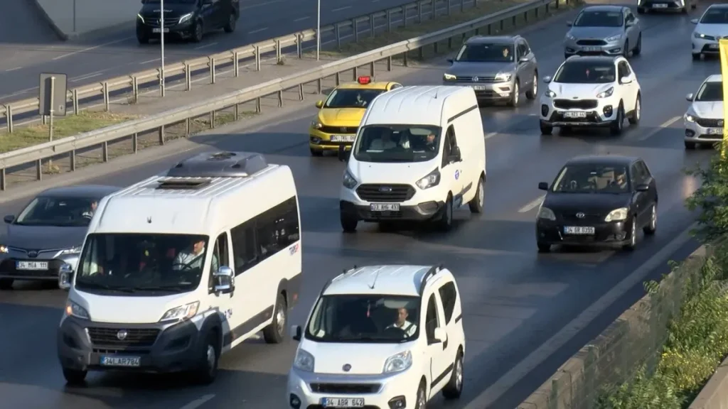Bayram Sonrası İstanbul'da Trafik Çilesi Başladı