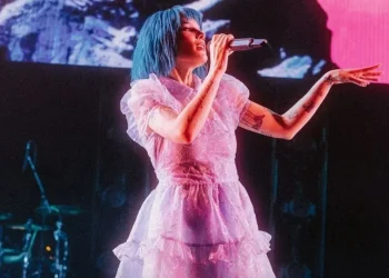 Halsey'den İstanbul konseri öncesi Türk hayranlarına mesaj