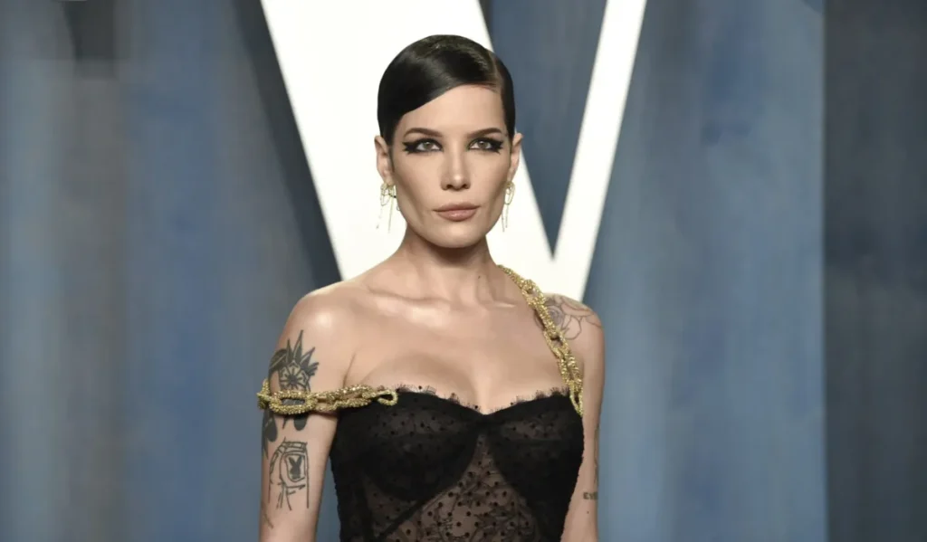 Halsey'den İstanbul konseri öncesi Türk hayranlarına mesaj