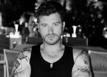 Kıvanç Tatlıtuğ'dan Sürpriz İmaj Değişikliği