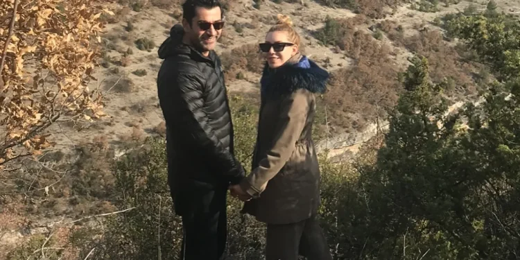 Sinem Kobal'dan eşi Kenan'a: "İyi ki doğdun aşkım"