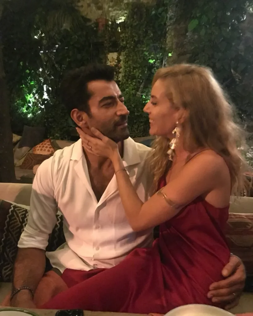 Sinem Kobal'dan eşi Kenan'a: "İyi ki doğdun aşkım"