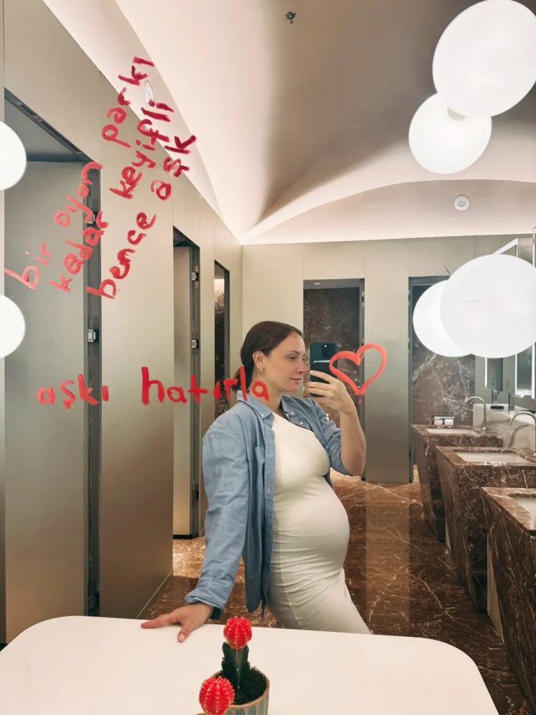 Başak Gümülcinelioğlu'ndan Bebek Müjdesi: Erkek