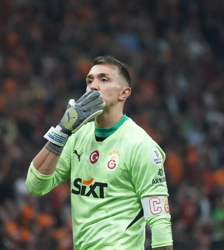 Muslera, Estudiantes ile Yeni Bir Sayfa Açtı