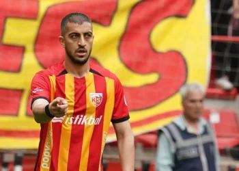 Kayserispor, Hosseini ile Yola Devam Kararı Aldı