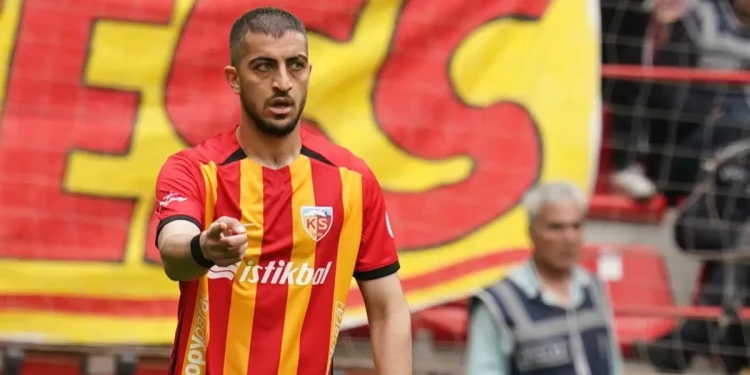 Kayserispor, Hosseini ile Yola Devam Kararı Aldı
