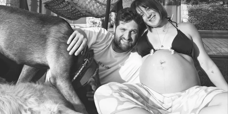 Gizem Karaca’dan Doğuma Özel Yoga Paylaşımı