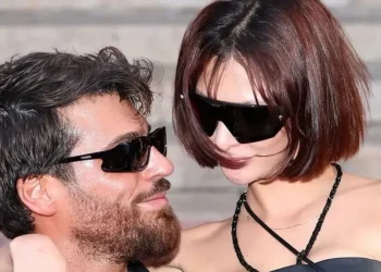 Can Yaman, Sara Bluma ile kırmızı halıda dikkat çekti