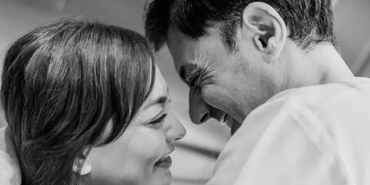 Cansel Elçin ve Eşi Madrid’de Aşka Geldi!