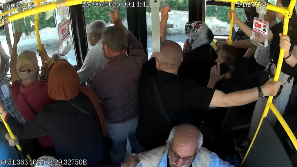 Otobüste Fenalaşan Yolcu Panik Yarattı