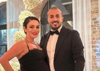 Ezgi Mola'dan Şaşırtan Karar: Evlilik Bitiyor