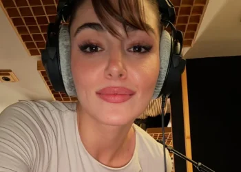 Hande Erçel’den Aşk Yorumu: “Bir Sandalye Bile Onu Hatırlatabilir”