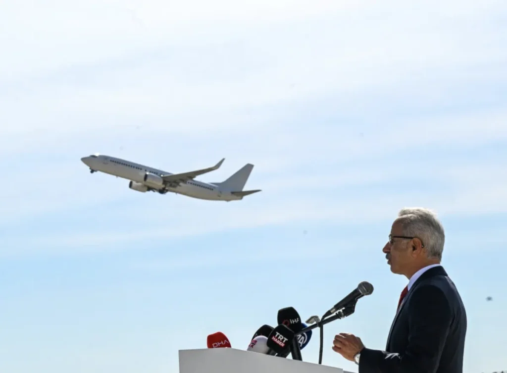 Uraloğlu: Irak’taki 4 Uçağımız Güvenle Döndü, İran’daki 7 Uçak İçin Girişimler Sürüyor