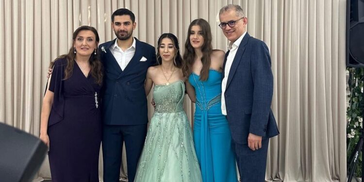 Civelek ve Balık ailelerinin görkemli nişan töreni