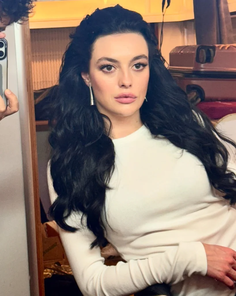 Melis Sezen'in Oryantal Dansı Sosyal Medyada Olay