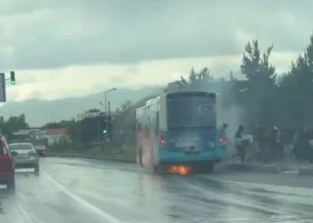 Erzurum'da Yolcu Dolu Otobüs Alevlere Teslim Oldu