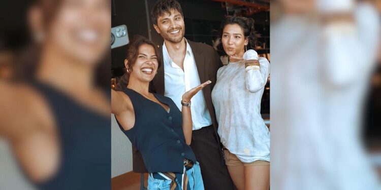 Biran Damla Yılmaz Evlilik Teklifi Aldı Sosyal Medyayı Salladı