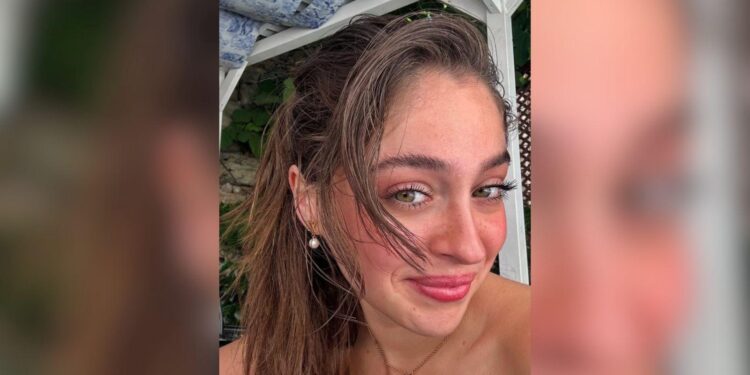 Cemre Baysel Ameliyat Oldu! Hastane Odasından Paylaşım Yaptı